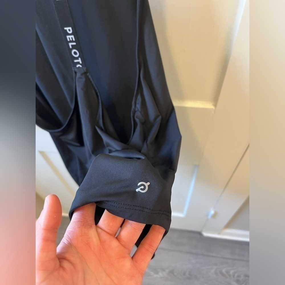 Peloton Distance Razorback Black Tank Top Small - Picture 5 of 6